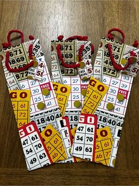 NEW Bingo Pattern Wine Gift Bags (OSFM) 🍷 (set includes 3 bags)
